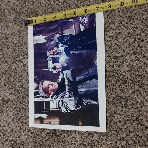 MARK WAHLBERG Signed Autograph Photo - Picture 4 of 5